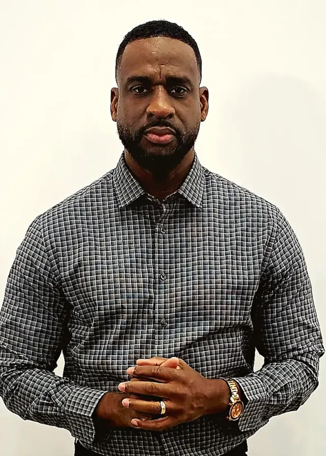 Junior Adusei, studio portrait